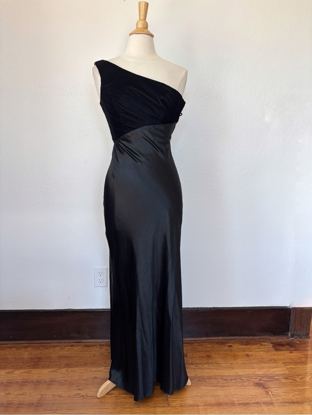 Vintage 90s Solid Black Velvet & Satin One-Shoulder Full Length Prom Dress